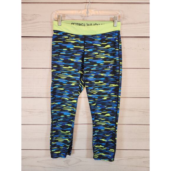 Nike Women's Multicolor Camouflage Stretch Low Rise Cropped Leggings Size Medium - Picture 1 of 7